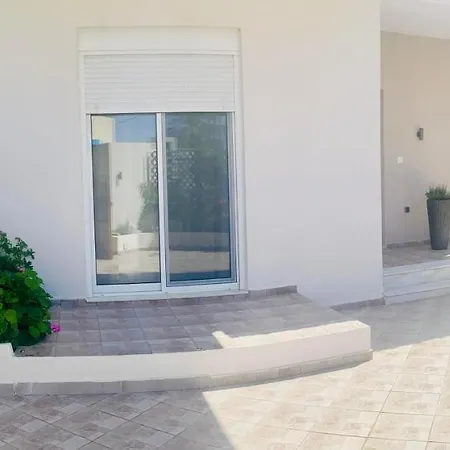 Naelia Villa *